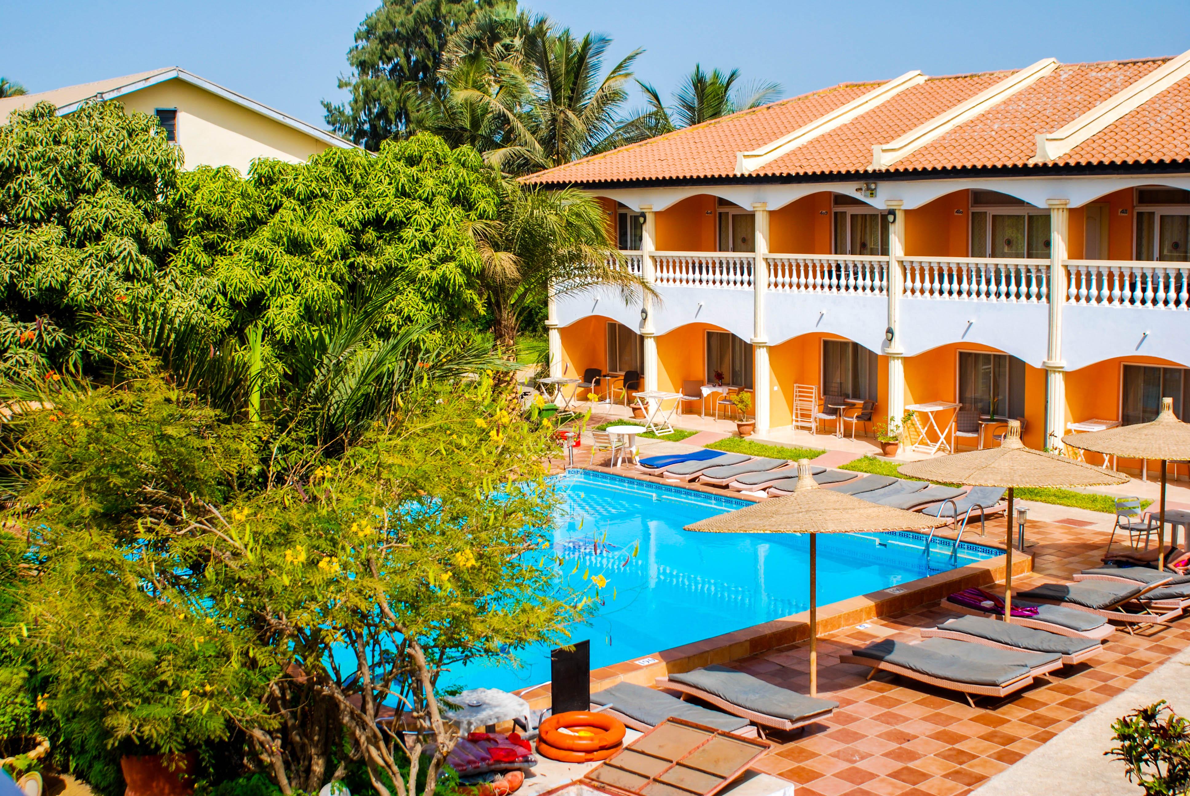 Cape Point Hotel Bakau Екстер'єр фото
