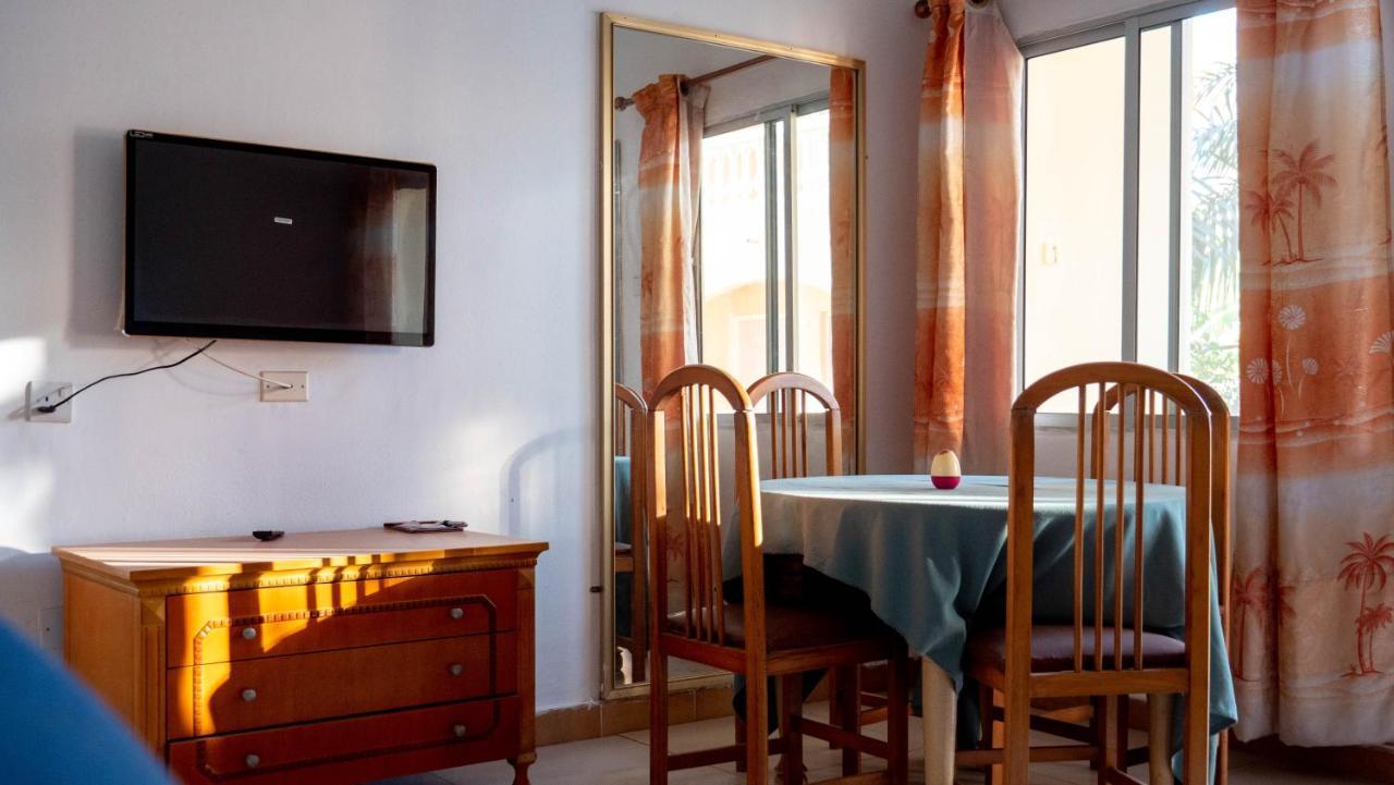 Cape Point Hotel Bakau Екстер'єр фото