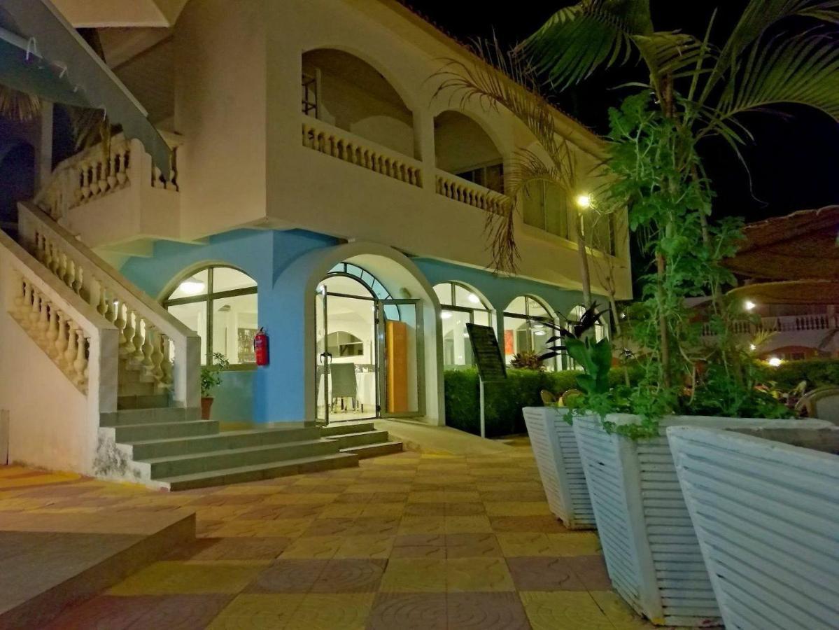 Cape Point Hotel Bakau Екстер'єр фото
