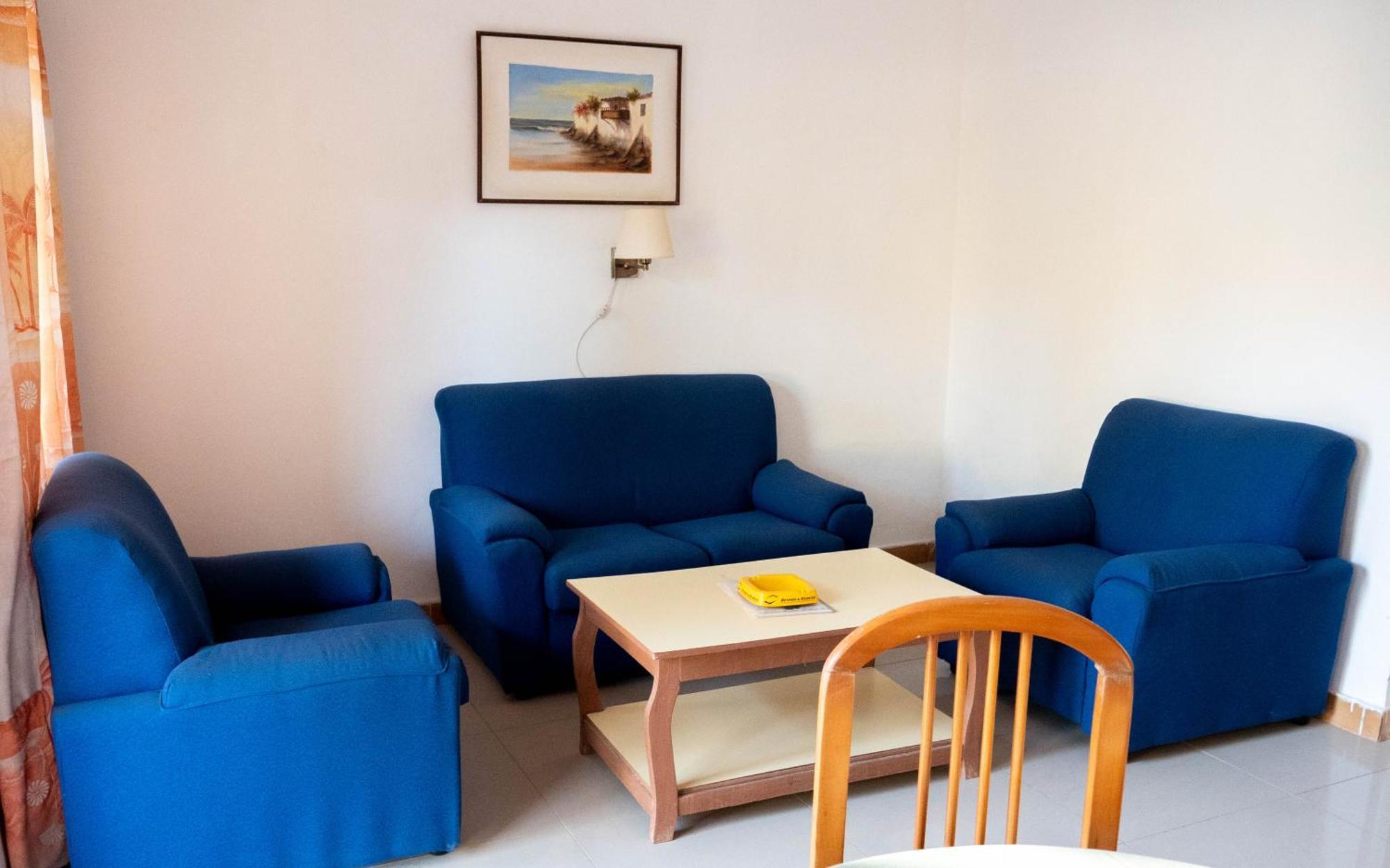 Cape Point Hotel Bakau Екстер'єр фото